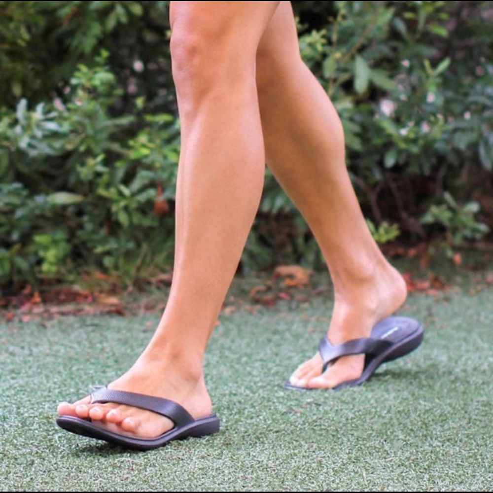 {Okabashi} NWT Black Thong Flip Flop SPLASH Sandals | S (5-6)